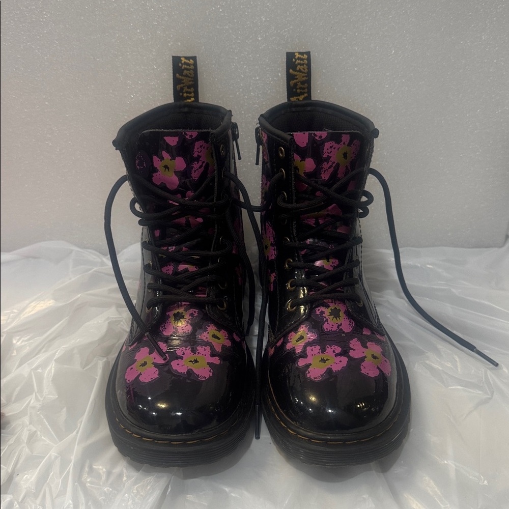 new girls dr martens 1460 JR/youth 5 black patent leather floral print